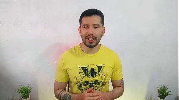 Venditore di profumi dotato penetra con i suoi 20 cm un prete che gli ha fatto un massaggio! storia sessuale