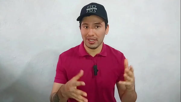 ¡Un hombre maduro penetra a pelo a su joven colega hetero en el almacén de la tienda! historia sexual