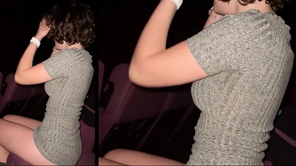 Emocionante rapidito de cine: sexo en público arriesgado en el cine