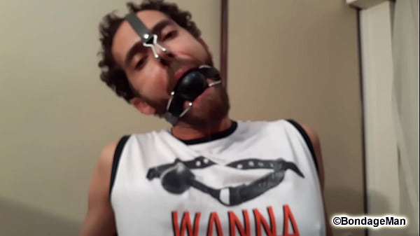 Lino atado y amordazado muchas veces para la prueba de mordaza de Bdman | avance