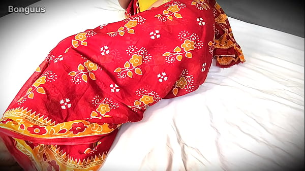 嫂子的阴户太软了，我无法控制我的精液