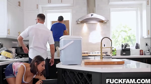 SINIl giorno dell'indipendenza Hailey Rose, Will Pounder, Max Fills