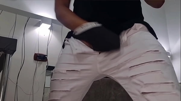 AMATEUR | CUMSHOT (ITALIENISCH) – INTENSIV UND STARK HANDJOB MIT EINEM RIESIGEN SCHWANZ