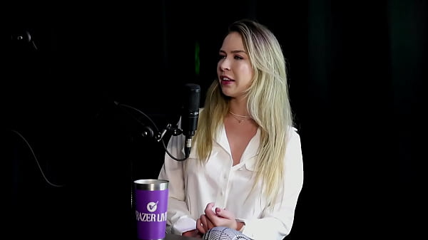 È uscita viola da un video di sadomasochismo e ha quasi pianto, pensava che fosse brutto perdere la verginità, e il feticcio che non farebbe è... - Milena Moreau (SHEER/RED)