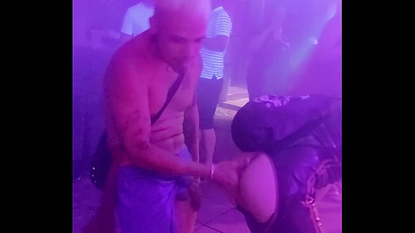LEO BULGARI FUCKING WITH AN UNKNOWN GUY IN THE MIDDLE OF THE DANCE FLOOR!!!!