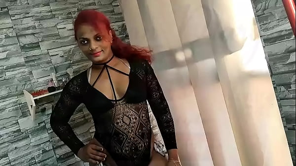 Reina negra súper caliente prueba el recorrido