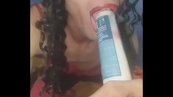 K&aacute_tia cdzinha in Leggings und Spielzeug in ihrem Arsch