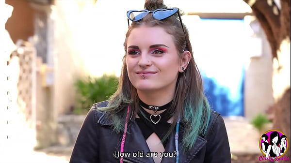 Passionnée Teen Girl s'amuse en anal