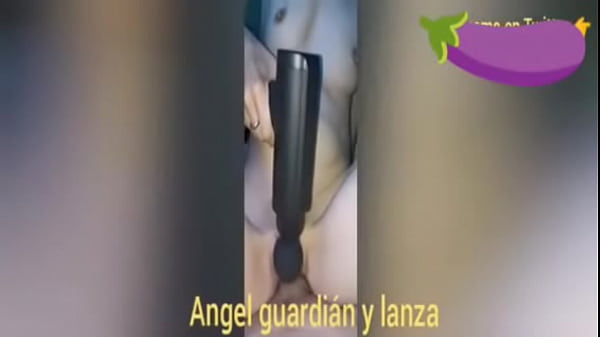 Mio cugino mi rompe il culo con un potente vibratore, mi scopa e mi viene nel culo