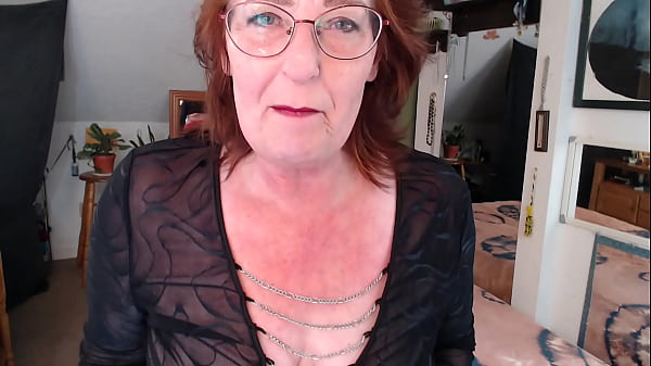 984 CBT e insulti dispregiativi da DawnSkye1962 per il mio amante dalla pelle scura che finiscono con un POV facciale