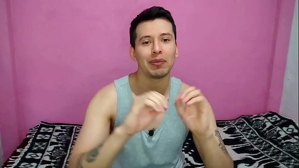 Recibo la verga de 21cm un desconocido en el vapor del club deportivo- Relato sexual