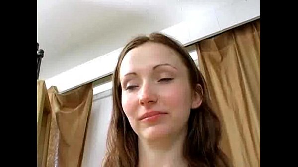 Limber Chick gets Pussy Stretched