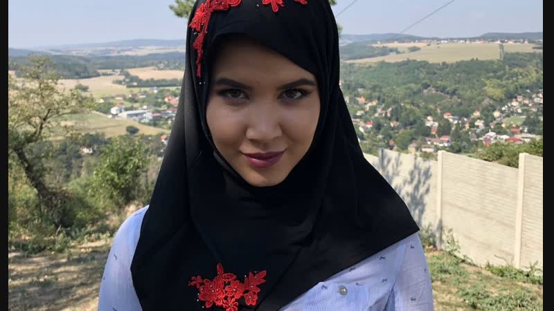 Sexwithmuslims lady dee espera obedientemente a su marido cachondo [musulmán, árabe, sexo, porno, porno oriental, mamada]