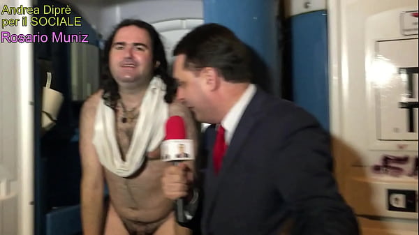 Il pene più piccolo di sempre: Rosario Muniz completamente nudo presentato da Andrea Dipr&egrave_